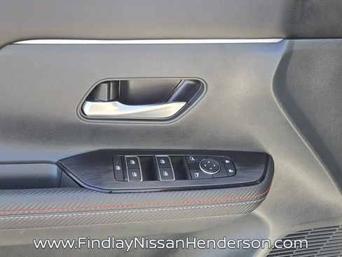 Used 2025 Nissan Kicks SR AWD/4WD image 19
