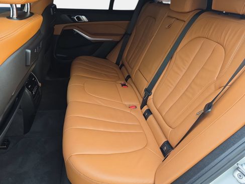 Used 2019 BMW X5 xDrive40i w/ M Sport Package AWD/4WD image 14