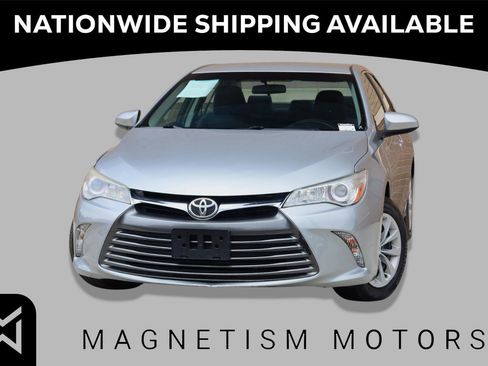 Used 2017 Toyota Camry LE FWD image 1