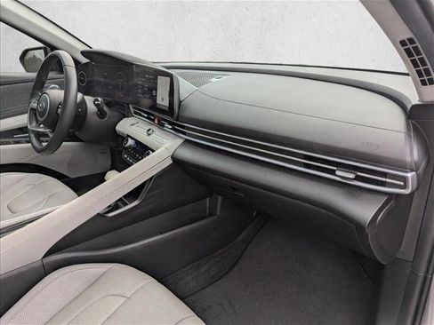 Used 2023 Hyundai Elantra Limited w/ Winter Weather Package image 27