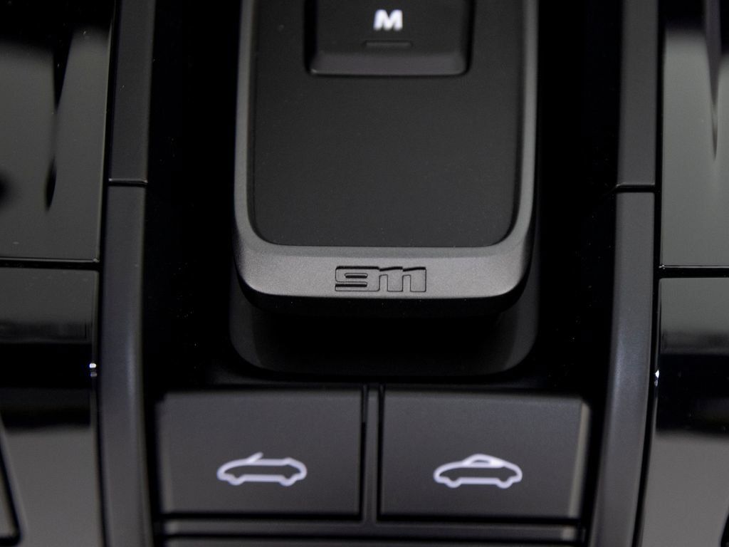 Certified 2025 Porsche 911 Carrera GTS RWD image 29