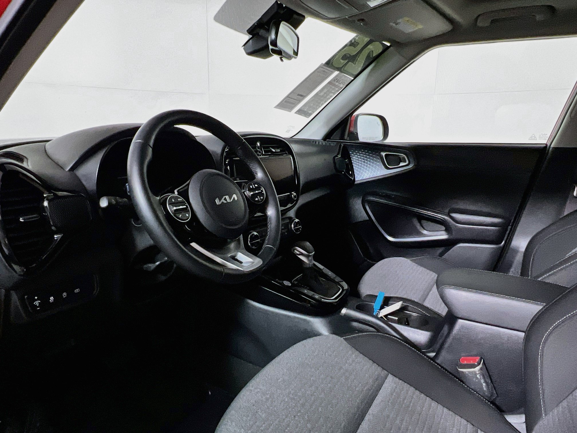 Used 2025 Kia Soul EX FWD image 30