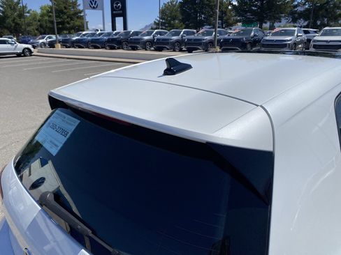 Certified 2022 Volkswagen GTI SE FWD image 24
