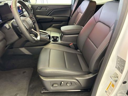 Used 2026 Chevrolet Colorado Trail Boss AWD/4WD image 17