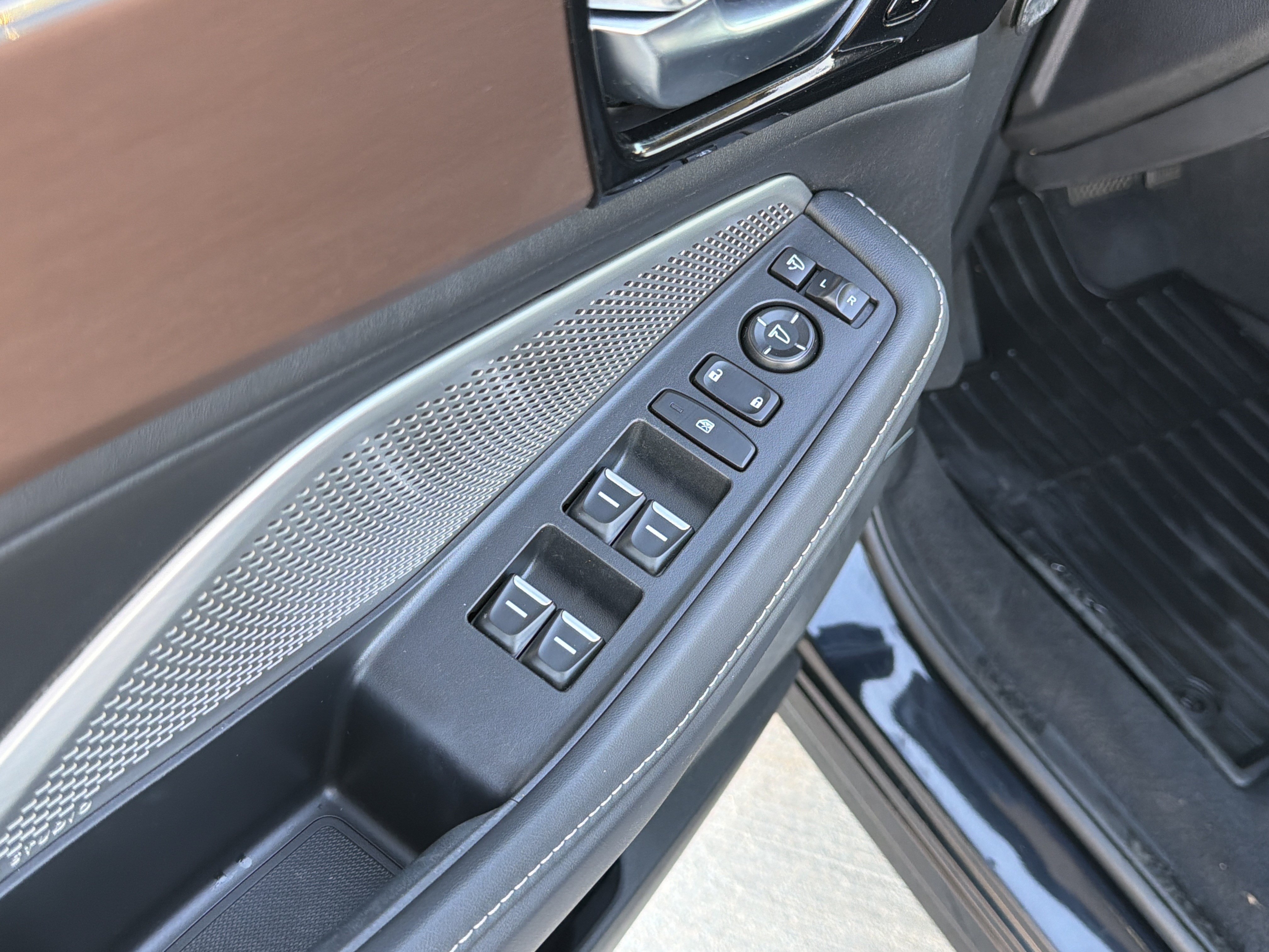 Used 2022 Acura MDX w/ Technology Package FWD image 15