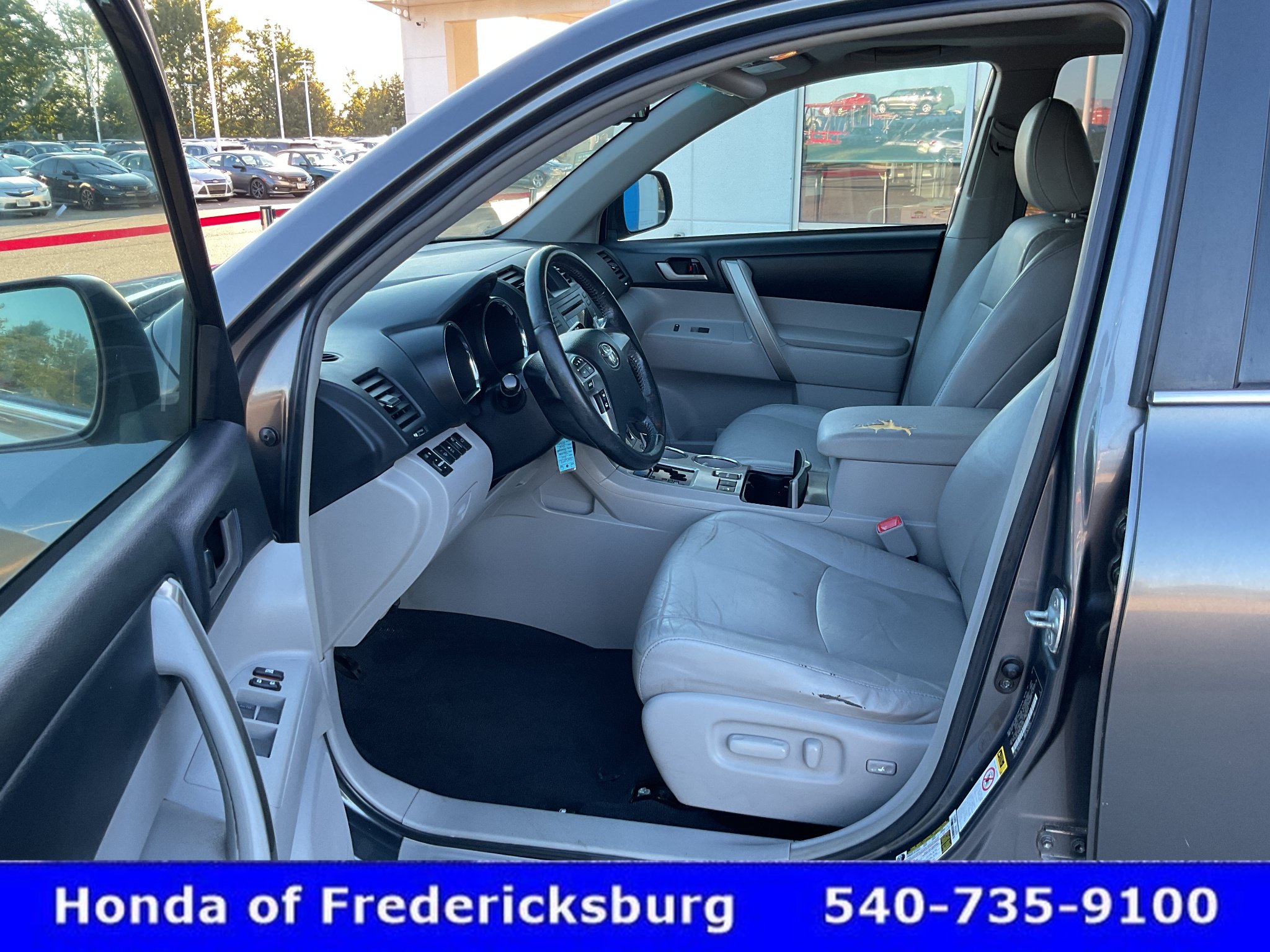 Used 2011 Toyota Highlander SE w/ Convenience Pkg AWD/4WD image 27