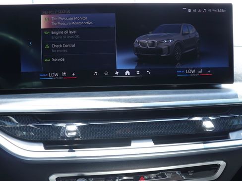 Used 2024 BMW X5 sDrive40i w/ M Sport Package RWD image 34