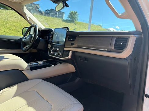 Used 2022 Ford Expedition Max Limited AWD/4WD image 38