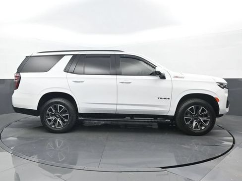 Used 2022 Chevrolet Tahoe Z71 w/ Luxury Package AWD/4WD image 2
