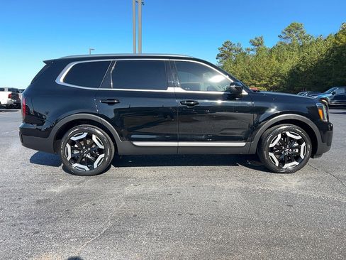 Used 2023 Kia Telluride EX w/ EX Captain's Chair Package image 4