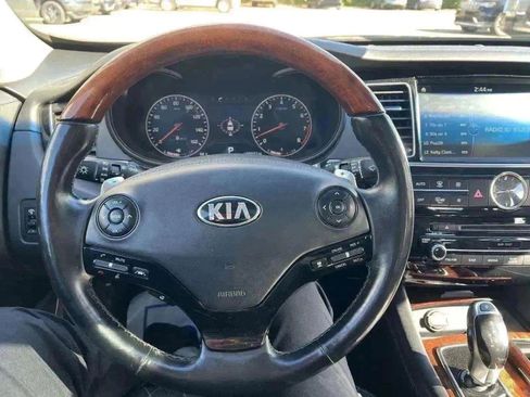 Used 2016 Kia K900 Luxury w/ VIP Plus Package image 12