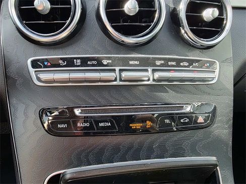 Used 2019 Mercedes-Benz GLC 300 4MATIC image 14
