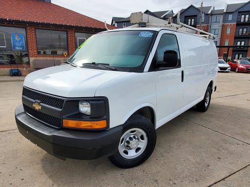 Used 2015 Chevrolet Express 2500 RWD image 3