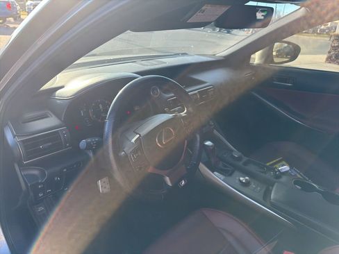 Used 2019 Lexus IS 300 image 4