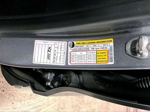 Used 2022 Ford Explorer Limited AWD/4WD image 32