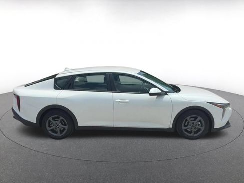 Used 2025 Kia K4 FWD image 16