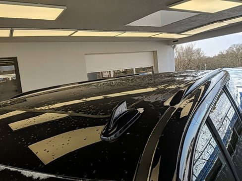 Used 2022 Chevrolet Suburban Z71 w/ Luxury Package image 14