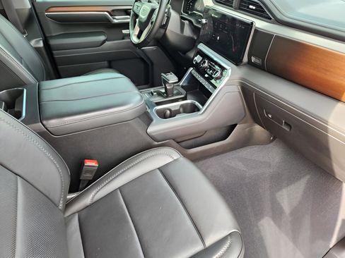 Used 2024 GMC Sierra 1500 Denali RWD image 7