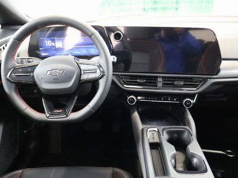 New 2026 Chevrolet Equinox EV RS image 14