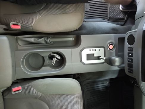 Used 2020 Nissan Frontier SV w/ Midnight Edition Floor Mats RWD image 15