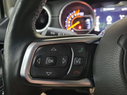 Used 2018 Jeep Wrangler Unlimited Sahara AWD/4WD image 15