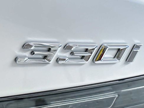 Used 2025 BMW 330i xDrive Sedan w/ Convenience Package image 27