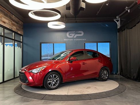 Used 2019 Toyota Yaris LE image 7