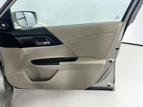 Used 2014 Honda Accord EX-L image 31