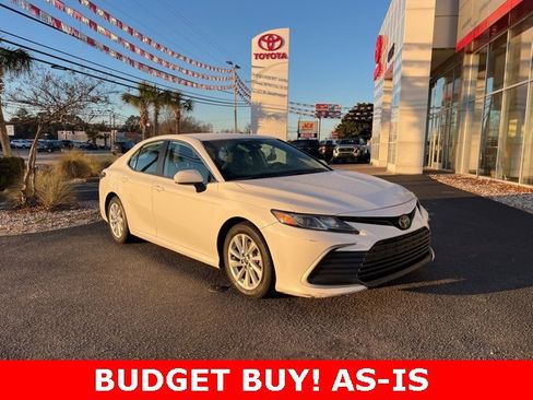 Used 2021 Toyota Camry LE image 1