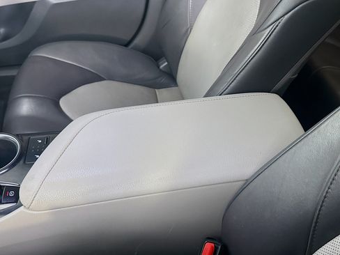 Used 2020 Toyota Camry XLE FWD image 18