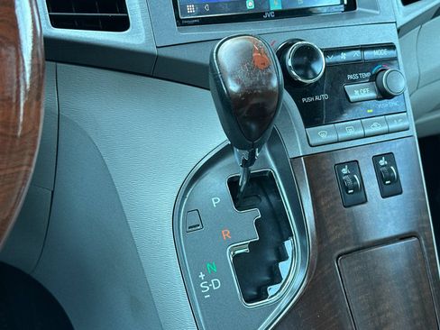 Used 2010 Toyota Venza AWD image 20