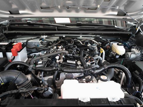 Used 2025 Toyota 4Runner SR5 AWD/4WD image 31