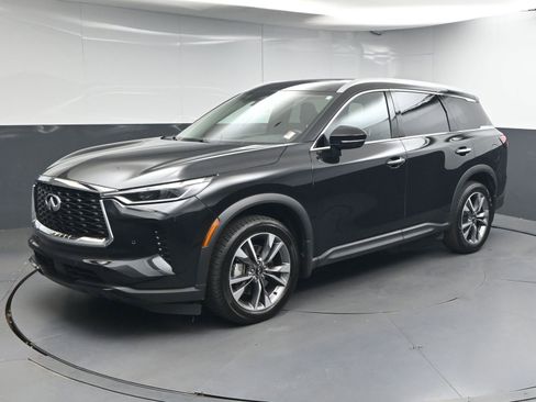 Used 2023 INFINITI QX60 Luxe w/ Cargo Package FWD image 3