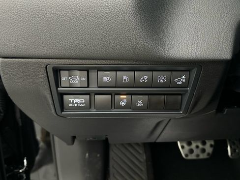 Used 2025 Toyota Sequoia TRD Pro AWD/4WD image 32