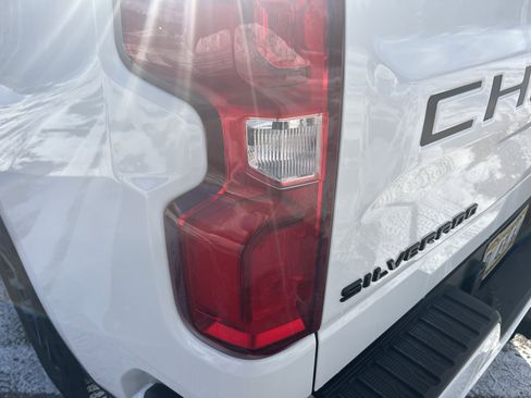 Used 2024 Chevrolet Silverado 1500 RST w/ Z71 Off-Road Package image 11