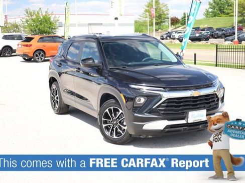 Used 2025 Chevrolet TrailBlazer LT AWD/4WD image 2