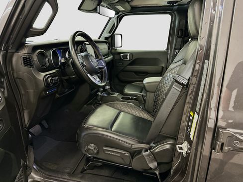 Used 2021 Jeep Wrangler Unlimited Sahara AWD/4WD image 13
