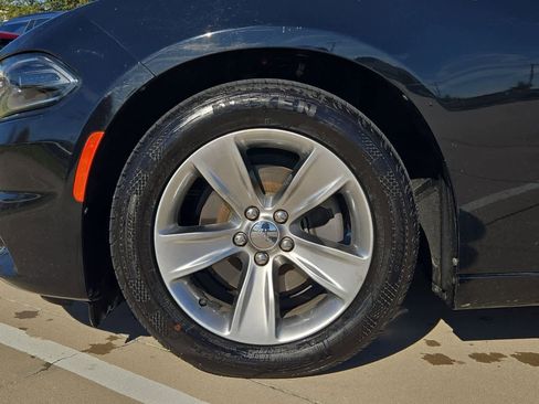 Used 2018 Dodge Charger SXT Plus w/ Driver Convenience Group image 12