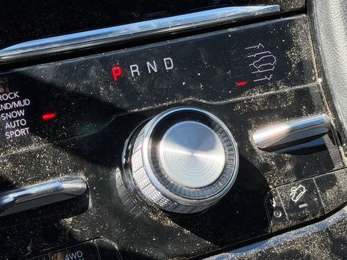 Used 2023 Jeep Grand Cherokee Overland AWD/4WD image 20