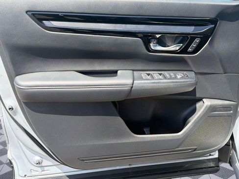 Used 2025 Honda CR-V EX-L image 12
