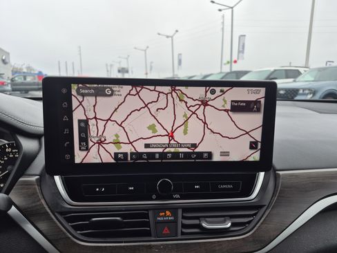 Used 2024 Nissan Altima 2.5 SV w/ SV Premium Package image 34