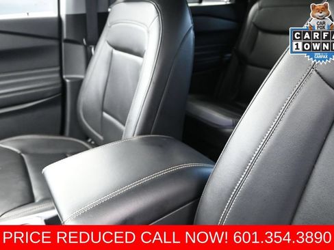 Used 2023 Ford Explorer XLT w/ Equipment Group 202A AWD/4WD image 14