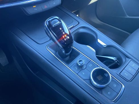 Used 2024 Cadillac XT4 Premium Luxury image 18