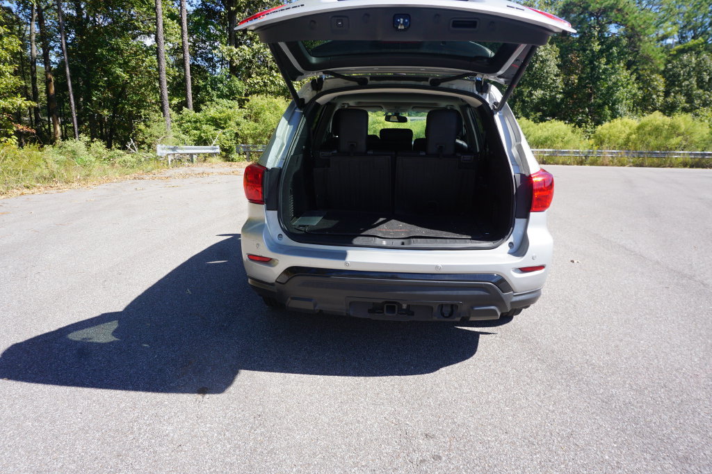 Used 2019 Nissan Pathfinder SL FWD image 18