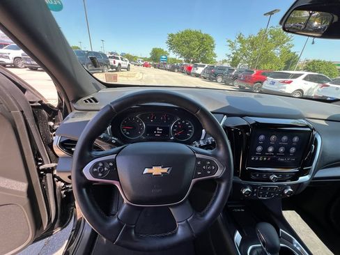 Used 2023 Chevrolet Traverse LT AWD/4WD image 42