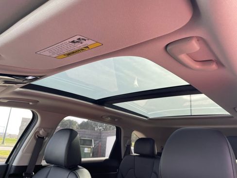 New 2025 Kia Sorento S w/ Panoramic Sunroof Package image 24