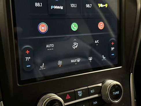 Used 2023 Ford Edge SEL AWD/4WD image 16