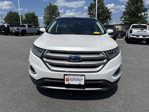 Used 2018 Ford Edge Titanium w/ Equipment Group 301A AWD/4WD image 2