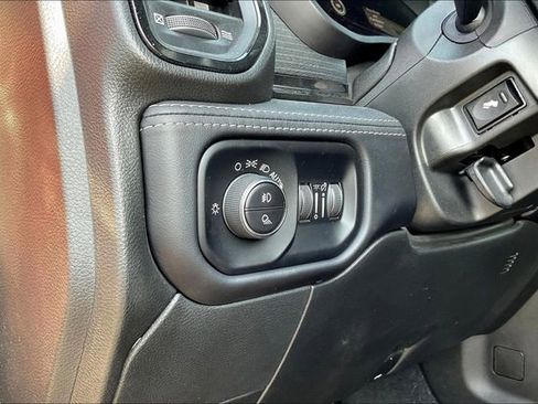 Used 2023 RAM 2500 Limited image 32