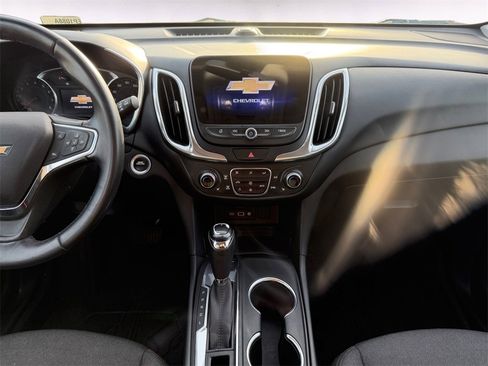 Used 2019 Chevrolet Equinox LT w/ Sun & Navigation Package image 10